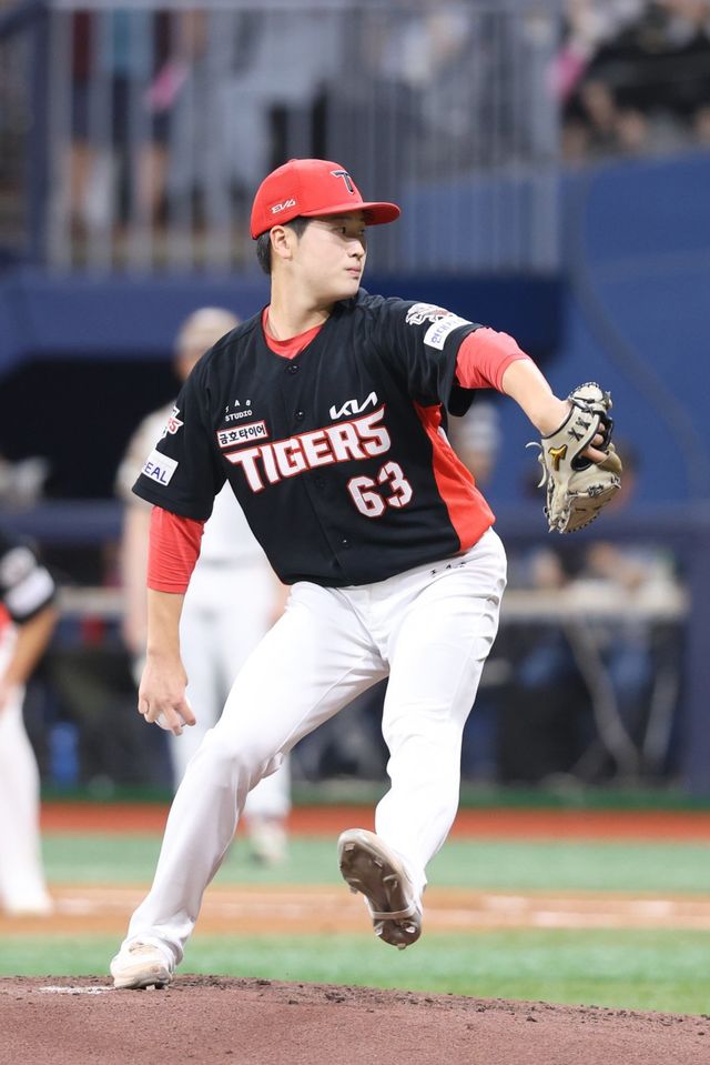 KIA 이호민은 24일 고척 키움전에서 4회말 임지열에게 희생플라이를 내줘 생애 첫 실점을 했다. 사진제공｜KIA 타이거즈