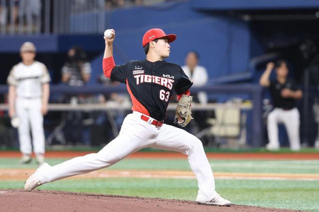 KIA 이호민은 24일 고척 키움전에서 4회말 임지열에게 희생플라이를 내줘 생애 첫 실점을 했다. 사진제공｜KIA 타이거즈