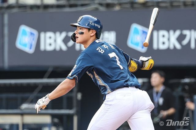 NC 김주원은 1번타순에 배치된 뒤 타격감을 끌어올리며 라인업에 보탬이 되고 있다. 사진제공｜NC 다이노스