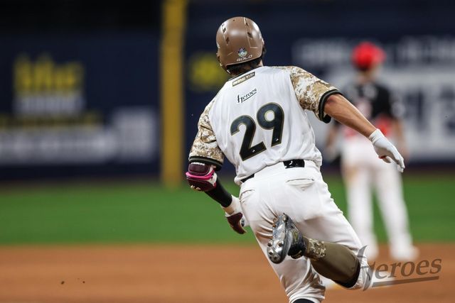 키움 임지열은 24일 고척 KIA와 홈경기에서 결승포를 포함해 3안타 4타점으로 활약해 팀 승리에 혁혁한 공을 세웠다. 사진제공｜키움 히어로즈