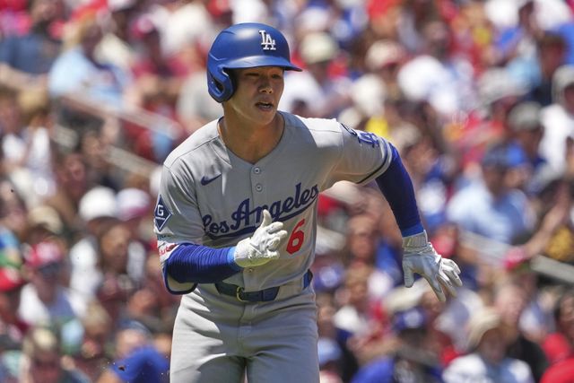 다저스 김혜성은 지난달 빅리그로 콜업돼 타석에서 결과물을 만들고 있지만, 로버츠 다저스 감독의 마음을 사로잡는 데 어려움을 겪고 있다.｜AP뉴시스