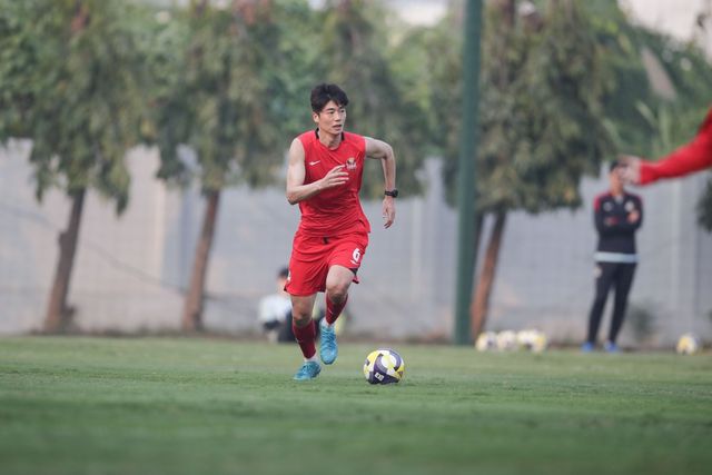 서울의 상징적 미드필더 기성용이 포항으로 이적할 가능성이 커지고 있다. 최근 줄어든 출전시간으로 인해 김기동 감독과 갈등을 빚은 것이 포항과 이적 협상의 도화선이 됐다. 사진제공｜한국프로축구연맹