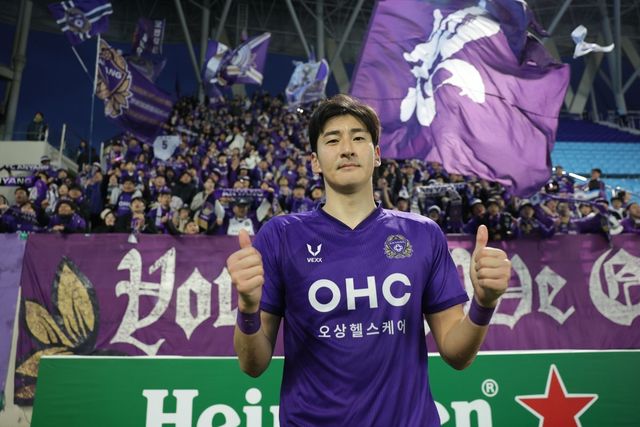 안양 김영찬은 올해 8년만에 돌아온 K리그1에서 팀의 주전 센터백으로 맹활약하고 있다. ‘이경규 사위’라는 사실로 유명세를 탔지만, 이젠 ‘축구선수 김영찬’으로 더 유명해지겠다는 각오다. 사진제공│한국프로축구연맹