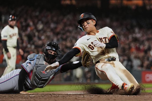 샌프란시스코 이정후는 26일(한국시간) 마이애미전에서 3출루 경기를 했지만, 누상에서 도루사와 주루사로 물러나며 웃지 못했다.｜AP뉴시스