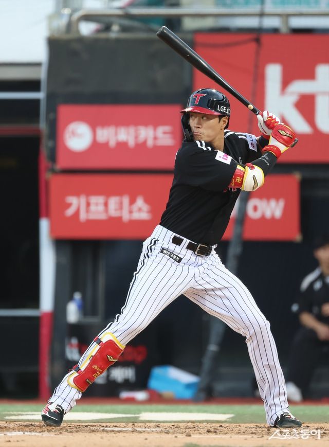 LG 천성호가 26일 수원KT위즈파크에서 열린 KT와 원정경기에 7번타자 1루수로 선발출전해 4타수 1안타 1득점으로 팀의 4-3 승리에 기여했다.&nbsp;사진제공｜LG 트윈스