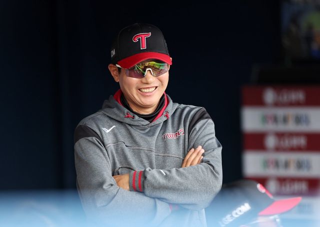 염경엽 LG 감독이 25일 KT와 트레이드로 영입한 내야수 천성호의 활용 방침을 세웠다. 뉴시스