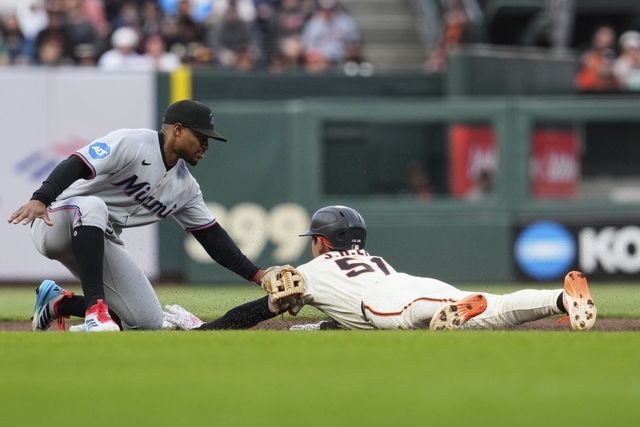샌프란시스코 이정후는 26일(한국시간) 마이애미전에서 3출루 경기를 했지만, 누상에서 도루사와 주루사로 물러나며 웃지 못했다.｜AP뉴시스