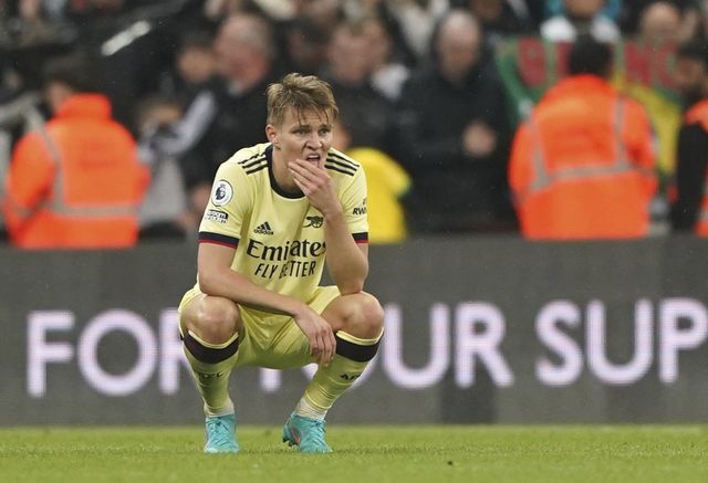 마르틴 외데고르가 최근 자신의 결혼식에서 발생한 일로 2개 언론사에 법적 소송까지 불사하고 있다. 결혼식에서 한 사진기자의 과잉취재로 자신의 집 주소가 노출됐기 때문이다. 이에 해당 언론사들은 취재 권리가 보장돼야 한다고 반박에 나섰다. AP뉴시스