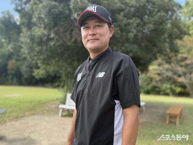 이종범 KT 1군 외야·타격코치가 야구 예능 프로그램에 출연하기 위해 시즌 중 퇴단해 논란이다. 와카야마(일본)｜김현세 기자 kkachi@donga.com