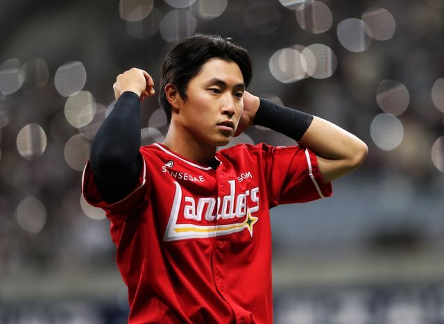 SSG 박지환은 수비 부담을 덜고 타격 재능을 살리고자 외야 전향을 시도한다. 그는 3~4㎏ 체중을 늘려 29일 인천 한화전 1군에 복귀했다. 사진제공｜SSG 랜더스