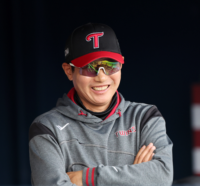 염경엽 LG 감독은 “올해 불펜의 관리 상태는 최고”라고 자부한다. 양과 질을 모두 충족하고 있는 LG 불펜이 2023년 통합우승을 이끈 ‘불펜왕국’ 위용을 뽐낼지 주목된다. 뉴시스