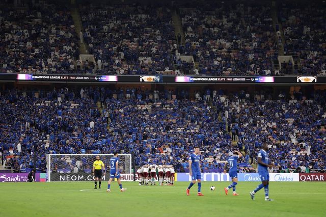 알힐랄이 이번달 2025 FIFA 클럽월드컵을 앞두고 대대적 보강에 착수했다. 감독부터 선수까지 세계 최고 선수들을 데려와 16강, 그 이상을 넘보겠다는 각오다. 사진은 4월 26일 사우디 제다의 킹압둘라스타디움에서 벌어진 알힐랄과 광주의 2024~2025 ACLE 8강전 경기. 사진제공│한국프로축구연맹