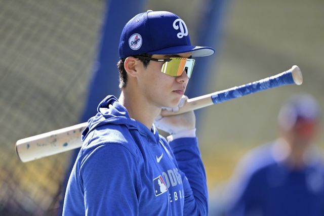 다저스 김혜성이 3일(한국시간) 다저스타디움에서 열린 ‘2025 메이저리그’ 메츠와 홈경기에서 9번타자 유격수로 선발 출전했다. 리그 최강 마무리 디아즈 상대 멀티히트를 기록하는 등 하위 타선에 활력을 불어넣었다. LA｜AP뉴시스