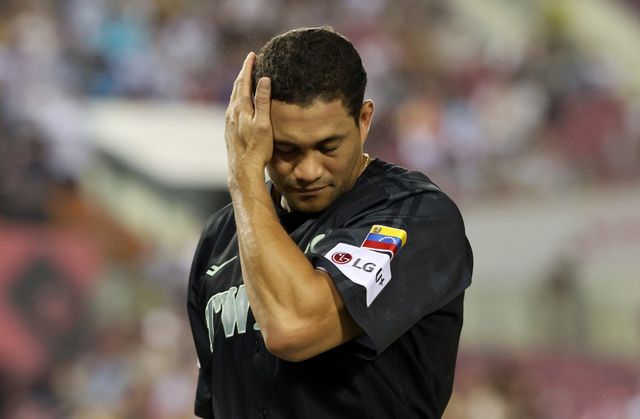 전반기 종료를 앞둔 LG의 외국인투수들 컨디션이 심상치 않다. 요니 치리노스와 엘리에이저 에르난데스는 6월에만 모두 5점 대 평균자책점(ERA)을 기록했다. 우승에 도전하는 LG로서는 고민이 깊어지는 여름이다. 뉴시스