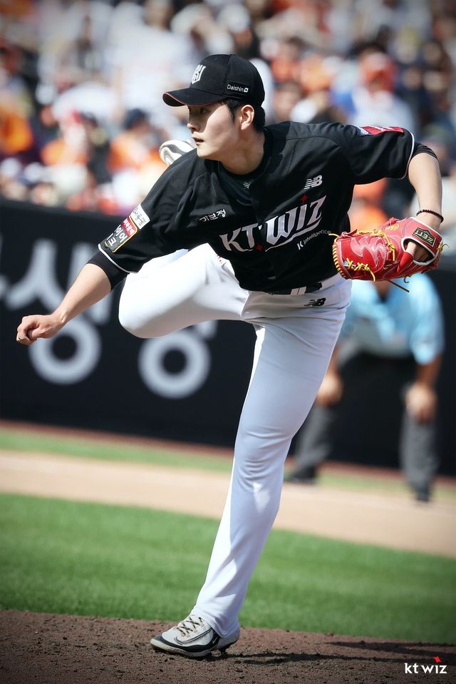 KT 우완 최용준이 3일 대전한화생명볼파크에서 열린 한화와 원정경기에 구원등판해 역투하고 있다. 사진제공｜KT 위즈