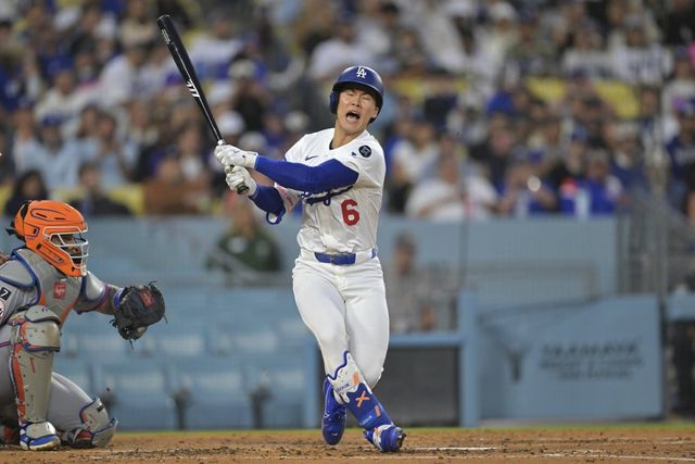 다저스 김혜성은 4일(한국시간) 다저스타디움에서 열린 ‘2025 메이저리그’ 메츠와 홈경기에서 9번타자 2루수로 선발 출전해 2타수 무안타에 그쳤다. 시즌 타율은 0.404로 떨어졌다. LA｜AP 뉴시스