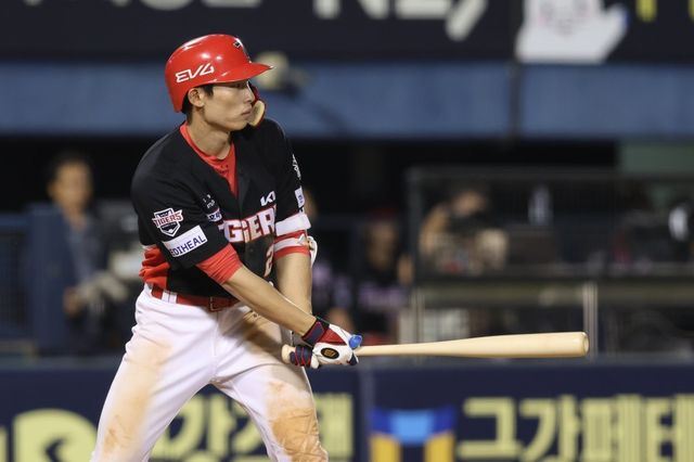 KIA 김호령은 빼어난 수비력에 이어 타격 발전까지 이뤄내며 외야진에 활력을 불어넣고 있다. 사진제공｜KIA 타이거즈