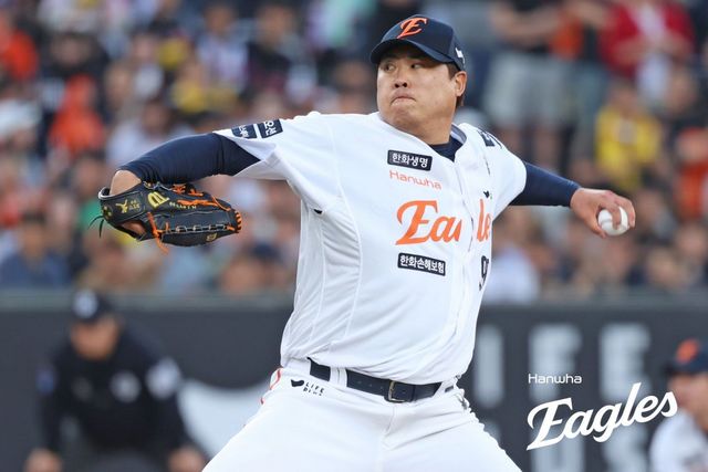 한화 류현진이 5일 대전 KT전에서 4회 투구 도중 불편함을 느끼 조기 교체됐다. 사진제공｜한화 이글스