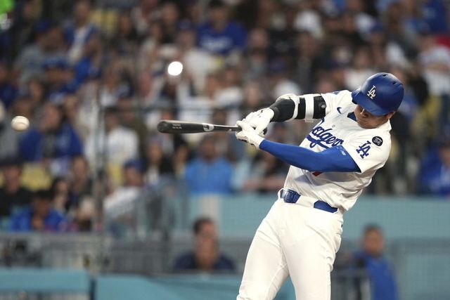 LA 다저스 오타니 쇼헤이가 5일(한국시간) 다저스타디움에서 열린 뉴욕 메츠와 홈경기에서 4타수 2안타를 쳐냈다. 하지만 팀은 1-6으로 패했다. LA｜AP뉴시스