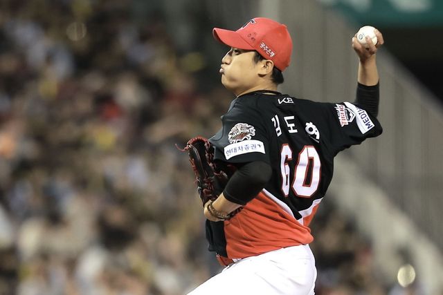 KIA 투수 김도현은 5일 잠실 두산전에서 선발등판해 7이닝 1실점으로 하이 퀄리티스타트를 기록했다. 잠실｜뉴시스