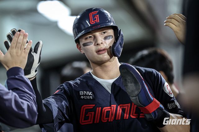 롯데 간판타자 윤동희가 6일 허벅지 근육 부상으로 1군 엔트리에서 말소됐다. 사진제공｜롯데 자이언츠