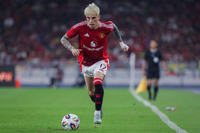 유럽축구 이적시장에 정통한 파브리시오 로마노 기자는 7일(한국시간) “가르나초가 맨유를 떠난다. 선수와 구단 모두 결별을 확정했다”고 밝혔다. 선수와 구단 모두 이별을 최선의 선택으로 보고 있으며, 팀은 그를 제외하고 선수단을 꾸릴 계획이다.