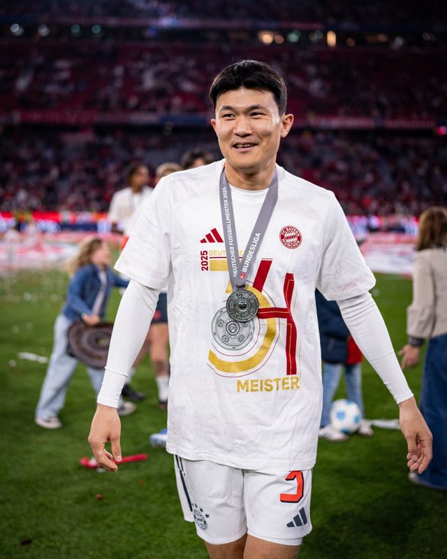 이탈리아 매체 ‘가제타 델로 스포츠’는 6일(한국시간)&nbsp;“나폴리는 김민재의 복귀를 고려 중이며, 그의 존재감과 리더십이 여전히 팀에 필요하다”고 전했다. 사진출처｜바이에른 뮌헨 페이스북