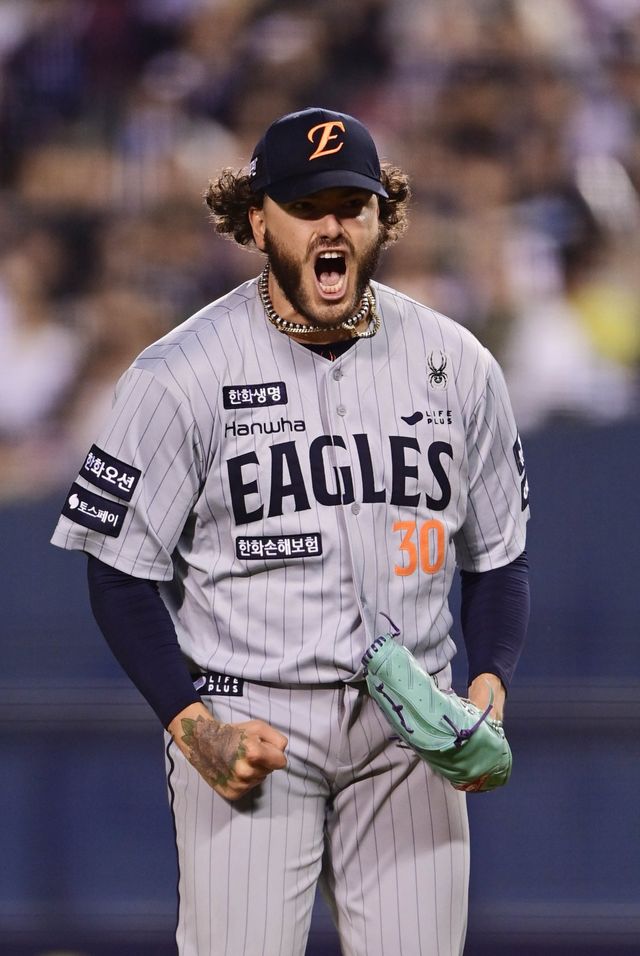 한화는 KIA와 더불어 10개 구단 중 가장 적은 6명의 선발투수를 활용한 팀이다. 선발진에 변수가 없었다는 뜻으로 풀이할 수 있다. 한화 에이스 코디 폰세. 스포츠동아 DB