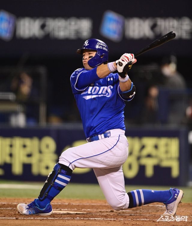 삼성 강민호가 1일 잠실 두산전에서 시즌 6호 홈런을 뽑아냈다. 스포츠동아 DB