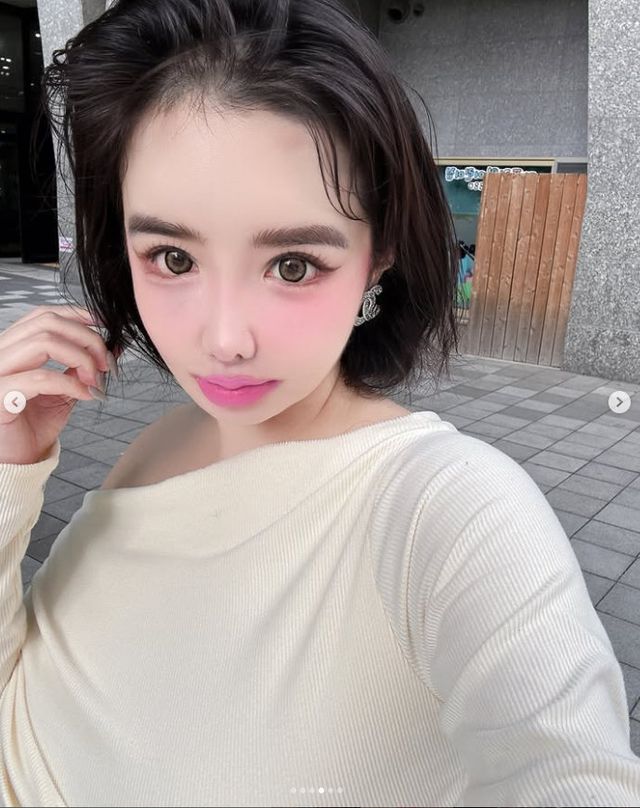 사진｜박봄 인스타그램