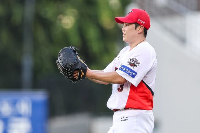 KIA 김건국은 1일 광주 SSG와 원정경기에서 선발등판해 4.1이닝 2실점으로 활약했다. 외국인 투수 네일의 공백을 채우며 팀 승리에 힘을 보탰다. 사진제공｜KIA 타이거즈