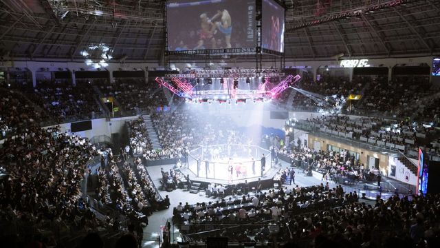 로드FC가 지난달 28일 서울 장충체육관에서 개최한 ‘굽네 로드FC 073’은 온라인과 오프라인에서 엄청난 파급력을 보였다. SNS와 유튜브 등 로드FC 공식 채널에서만 약 5000만 조회수를 기록했고, 현장에서 판매된 티켓은 모두 매진됐다. 사진은 굽네 로드FC 073 대회가 열린 장충체육관. 사진제공｜로드FC