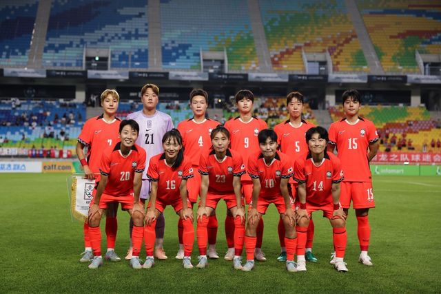 신상우 감독이 이끄는 여자축구대표팀은 한창 세대교체 중이다. 젊은 선수들과 베테랑들의 기량 차를 좁혀야 국제경쟁력을 끌어올릴 수 있다. 사진제공│대한축구협회