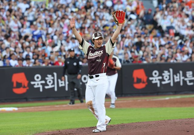 SSG 최정은 12일 대전 한화생명볼파크에서 열린 2025 올스타전에서 투수로 나서 0.1이닝 무실점으로 팬들의 눈길을 끌었다. 대전｜뉴시스