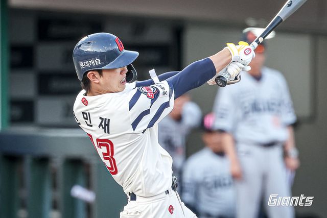 롯데 전민재는 전반기 최고의 활약을 펼치면서도 막판 부진으로 아쉬움을 남겼다. 그는 이러한 경험을 토대로 후반기 페이스를 잘 유지할 계획을 밝혔다. 사진제공｜롯데 자이언츠
