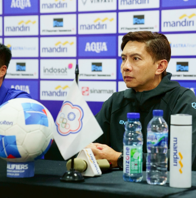 찬휴밍 대만여자축구대표팀 감독은 13일 화성종합운동장에서 열린 중국과 2025 EAFF E-1 챔피언십 2차전에서 2-4로 진 뒤 아쉬움을 감추지 못했다. 대만여자축구가 발전하려면 해외 진출 선수가 많아져야 한다는 냉철한 진단도 내렸다. 사진출처│찬휴밍 감독 인스타그램