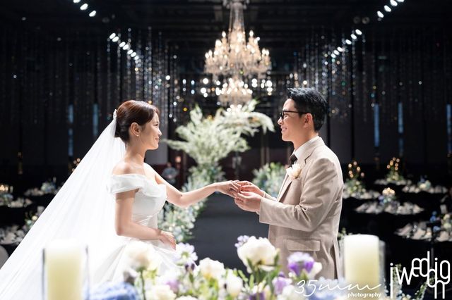 김준호·김지민. 사진제공 | 아이웨딩