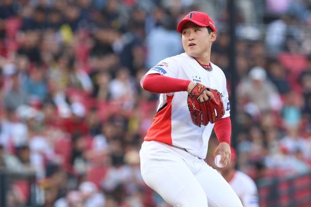 KIA는 윤영철의 왼쪽 팔꿈치 부상으로 이탈해 후반기 마운드 운영에 대한 구상이 원점으로 돌아갔다. 사진제공｜KIA 타이거즈