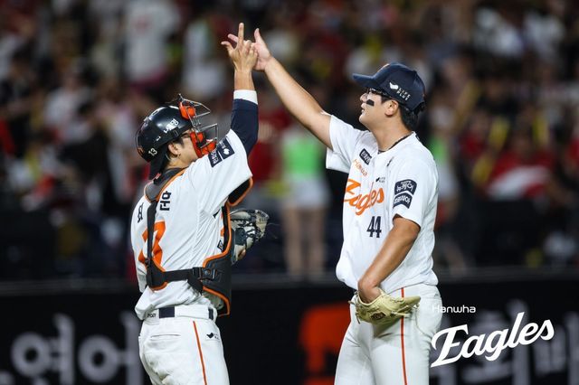 한화 김서현은 전반기 22세이브를 기록하며 팀의 전반기 1위 수성을 이끌었다. 그는 전반기 막판 겪은 기복을 자양분 삼아 후반기 도약을 예고했다. 사진제공｜한화 이글스