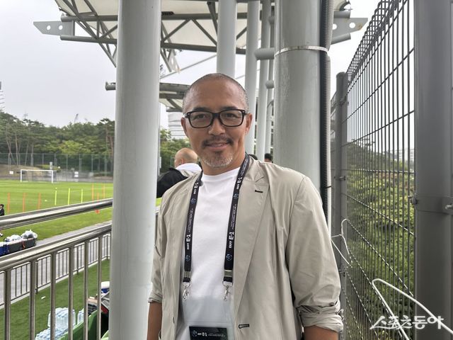 오노는 “한국은 슈퍼스타가 돋보이고, 일본은 꾸준함을 바탕으로 자국 축구를 발전시켜왔다”고 차이점을 짚으면서 한국이 일본과 함께 아시아축구를 선도해나가길 바란다는 메시지도 덧붙였다. 수원｜백현기 기자 hkbaek@donga.com