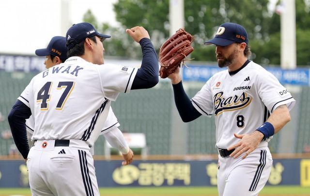 두산 케이브(오른쪽). 뉴시스