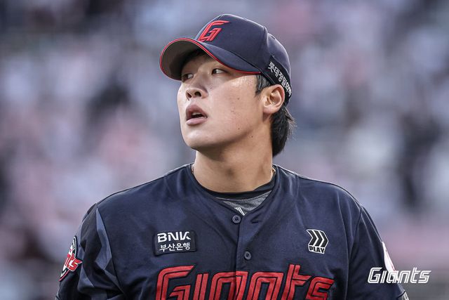 롯데의 마지막 1차지명 선수인 이민석이 올 시즌 잠재력을 꽃피우고 있다. 이민석은 “이전의 나와 비교하면 사람이 바뀐 수준”이라고 말했다. 사진제공｜롯데 자이언츠