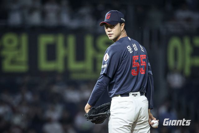 롯데 윤성빈이 후반기 첫날이던 17일 잠실 LG전을 앞두고 1군 엔트리에 등록됐다. 불펜투수로 보직을 바꾼 뒤 성공 경험을 쌓던 윤성빈이 다시 한번 김태형 롯데 감독의 기대에 부응할지 주목된다. 사진제공｜롯데 자이언츠