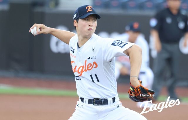 한화 엄상백은 전반기 15경기에서 1승6패, ERA 6.33으로 부진한 투구를 선보였다. 그는 불펜투수로 후반기를 준비한다. 사진제공｜한화 이글스
