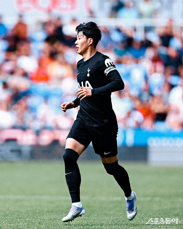 거취 이슈에 휘말린 토트넘 손흥민이 20일(한국시간) 셀렉트카 리싱 스타디움에서 끝난 잉글랜드 3부 레딩과의 프리시즌 첫 연습경기 후반전을 소화했다. 사진출처｜토트넘 홋스퍼 페이스북