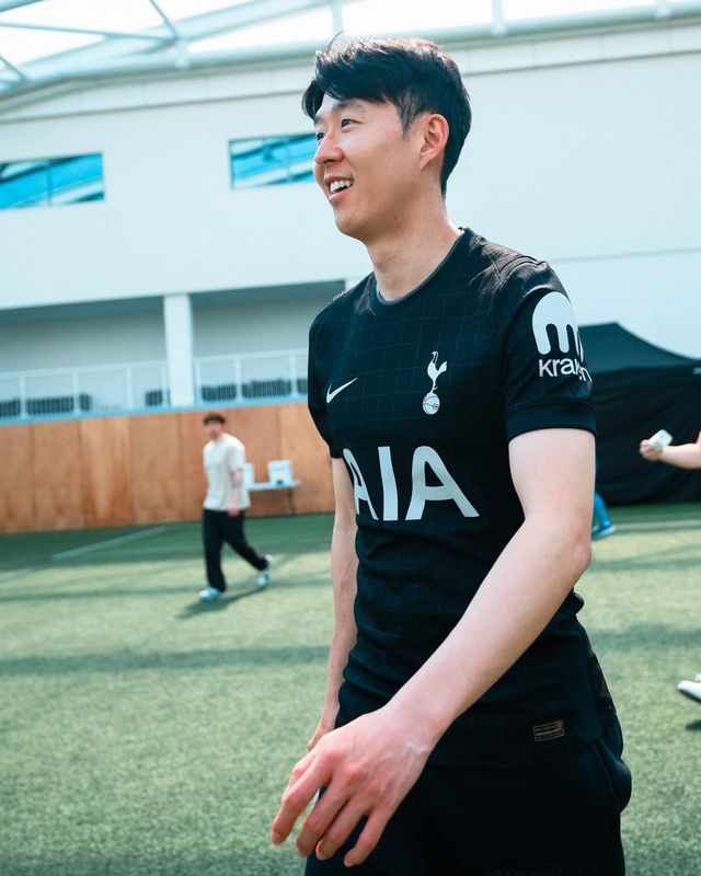 계약만료와 2026북중미월드컵이 1년여 앞으로 다가온 토트넘 주장 손흥민의 여름 행보에 시선이 쏠리고 있다. 사진출처｜토트넘 홋스퍼 페이스북