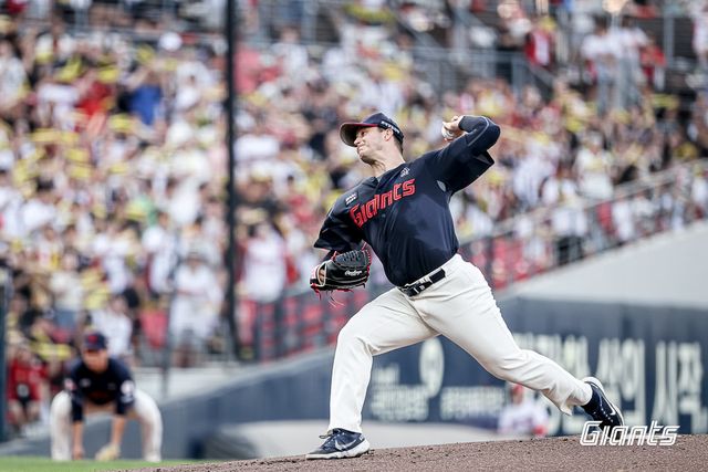 롯데 데이비슨은 팀의 에이스로 많은 기대를 받았지만, 이에 부응하지 못하는 투구로 아쉬움을 남기고 있다. 사진제공｜롯데 자이언츠