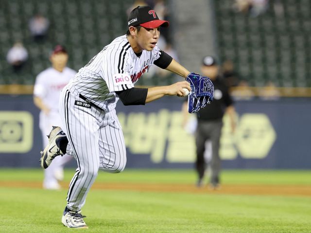 LG 박명근은 20일 잠실 롯데전을 앞두고 재조정 차원에서 1군 제외됐다. 그는 최근 제구 난조에 발목이 잡히며 스스로 무너지는 경기가 많았다.｜뉴시스