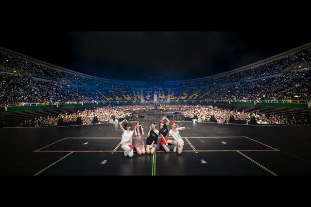 르세라핌이 채의림과 허광한 등 현지 스타들의 응원 속에 타이베이 콘서트를 성황리에 마치며 아시아 투어의 성공적인 출발을 알렸다.&nbsp;사진제공 | 쏘스뮤직