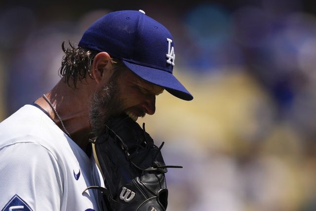 다저스는 21일(한국시간) 밀워키전에서 5-6으로 패했다. 실책 3개가 나오는 등 스스로 무너지며 3연패에 빠졌다. LA(미 캘리포니아주)｜AP뉴시스